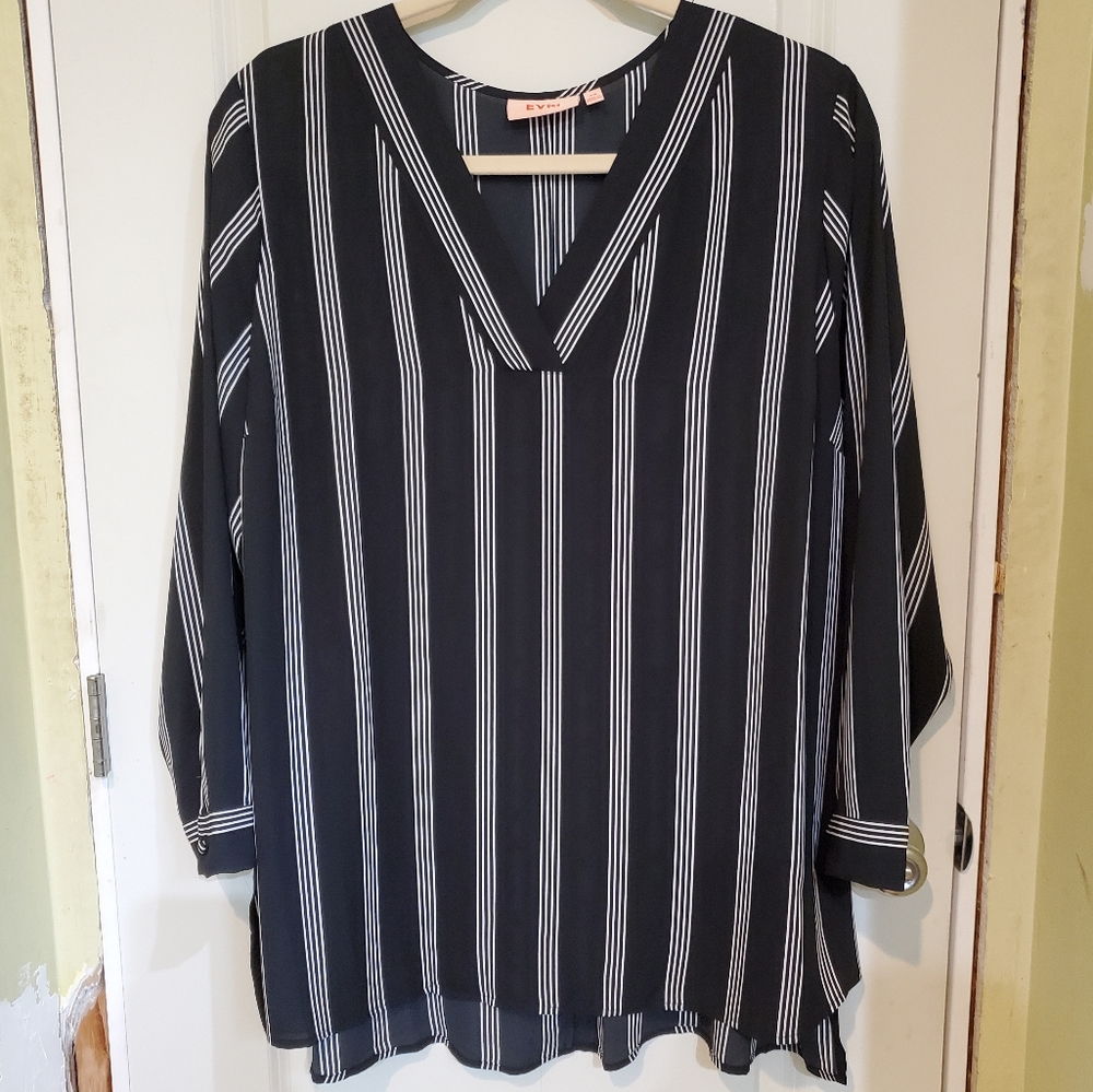NWT Evri Black And White Blouse